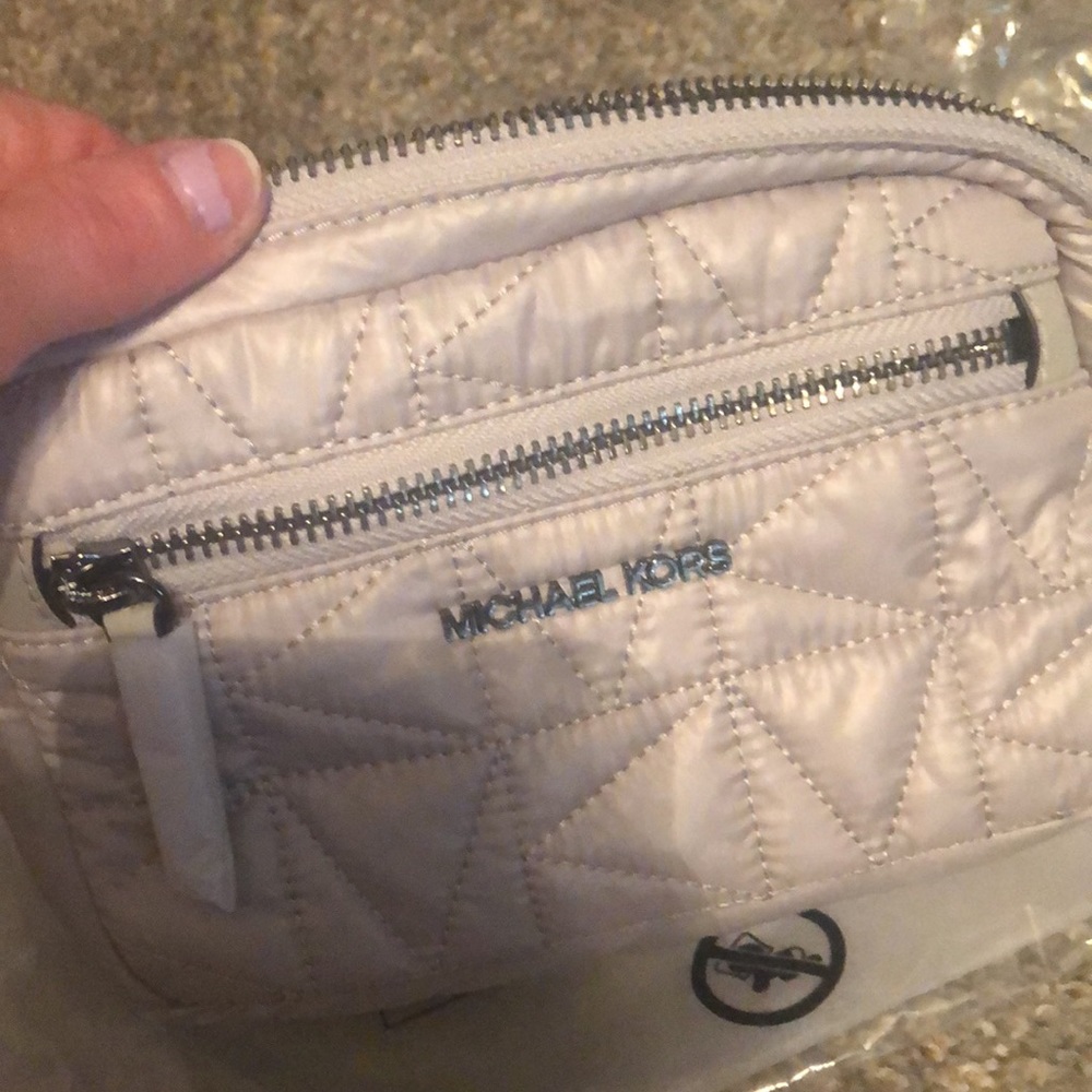 Michael Kors belt bag - Picture 6 of 12